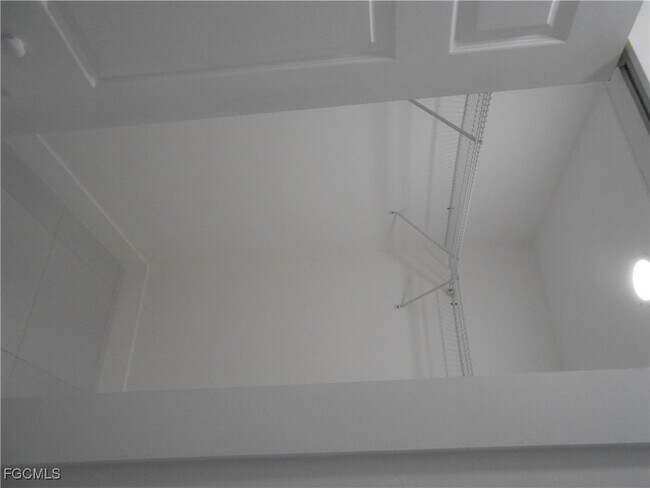 Building Photo - 4618 15th St SW