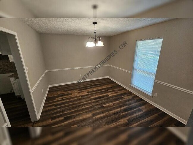 Building Photo - 23915 Spring Fork Dr