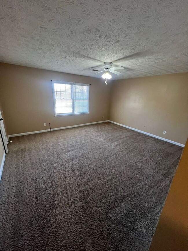 Building Photo - Available now!! Come view our 2 Bedroom / ...