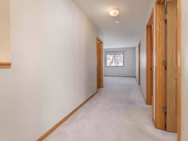 Building Photo - Great location *2Bed*2Bath Townhome- Available June 1