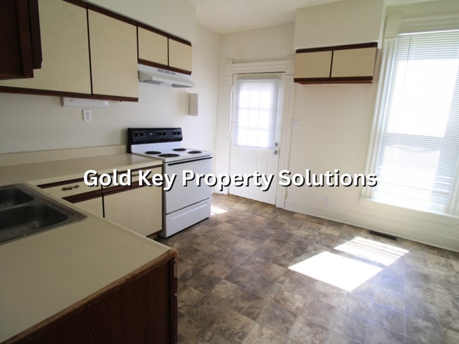 Building Photo - MUNCIE Cozy 2 BR 1 BA House with Main-Level Laundry (NO SECTION 8)