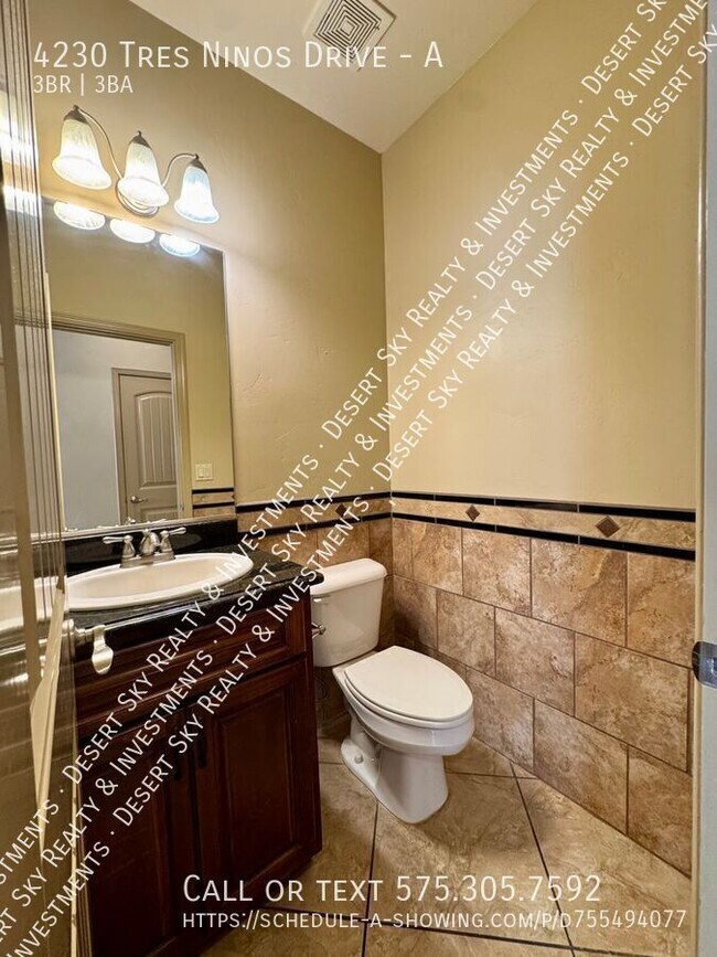 Building Photo - 4230 Tres Ninos Dr