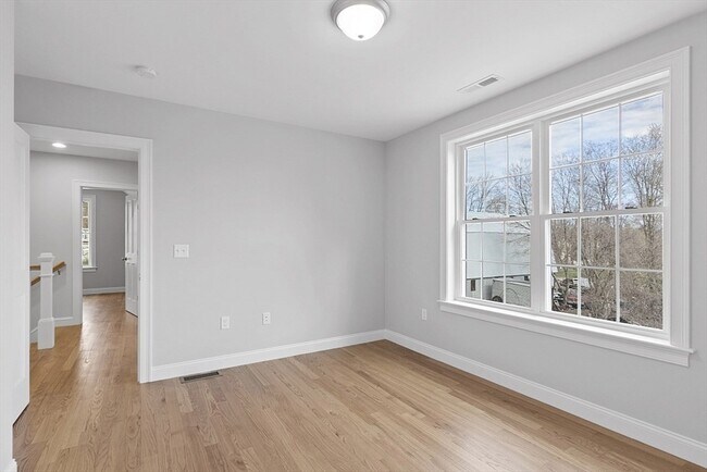 Building Photo - 149 Lowell Rd