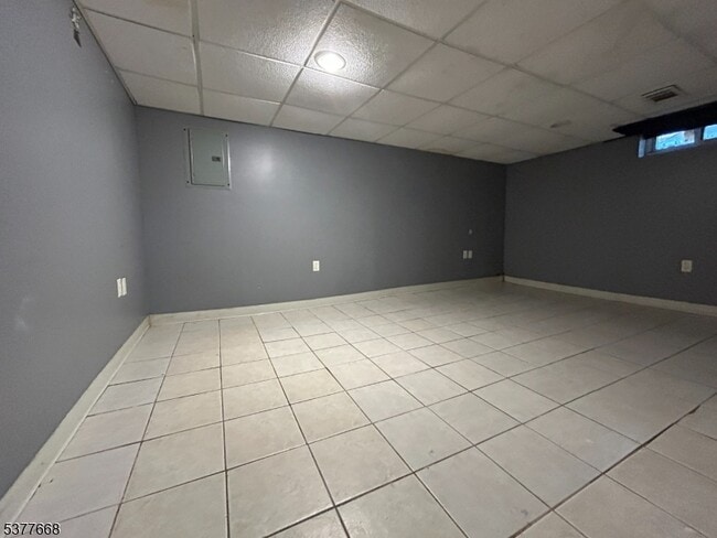 Building Photo - 135 W Chrystal St