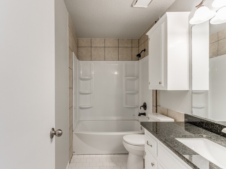 Building Photo - 509 Bluegrass Ln
