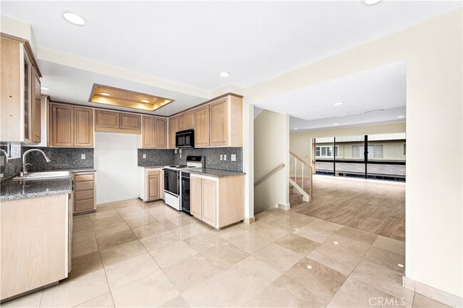 Building Photo - 7 Blue Lagoon