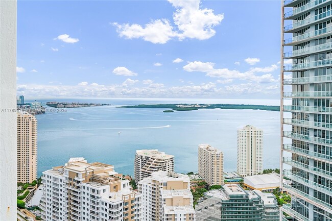 Building Photo - 475 Brickell Ave