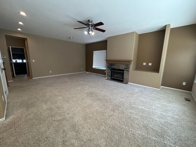 Building Photo - A Gem in Highlands Ranch