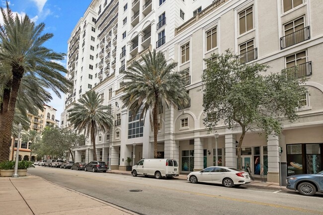 Building Photo - 10 Aragon Ave