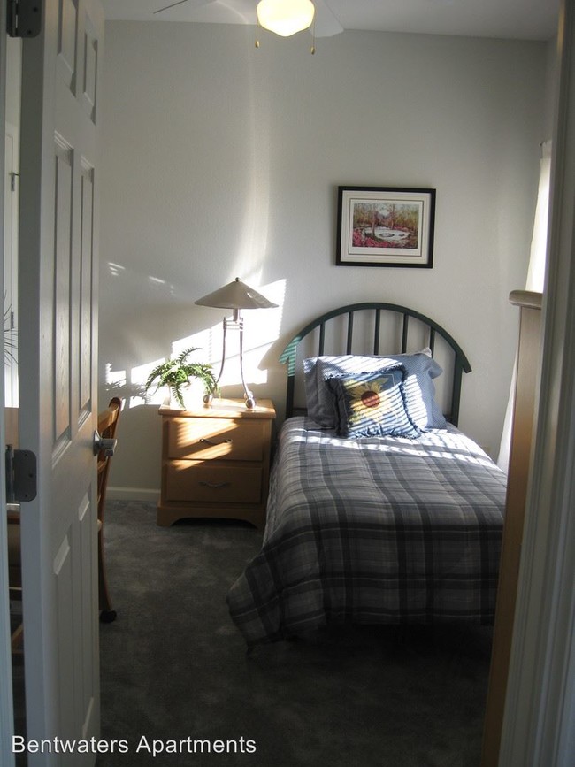 Building Photo - 2 br, 2 bath Apartment - 420 Bentwaters Ave