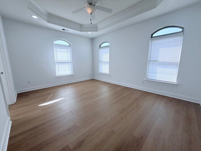 Building Photo - 502 Regency Cir