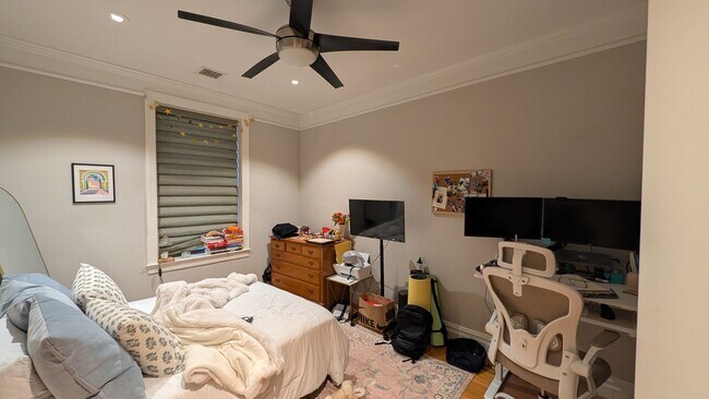 Building Photo - Beautifully Designed Luxury 2-Bed/2-Bath in the South End