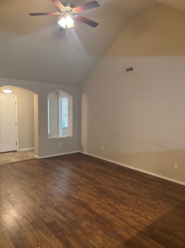 Building Photo - 630 Saddlehorn Dr