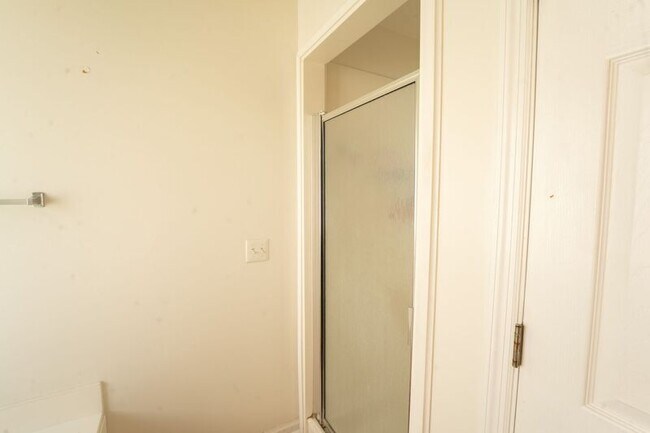 Building Photo - 141 Dukes Way