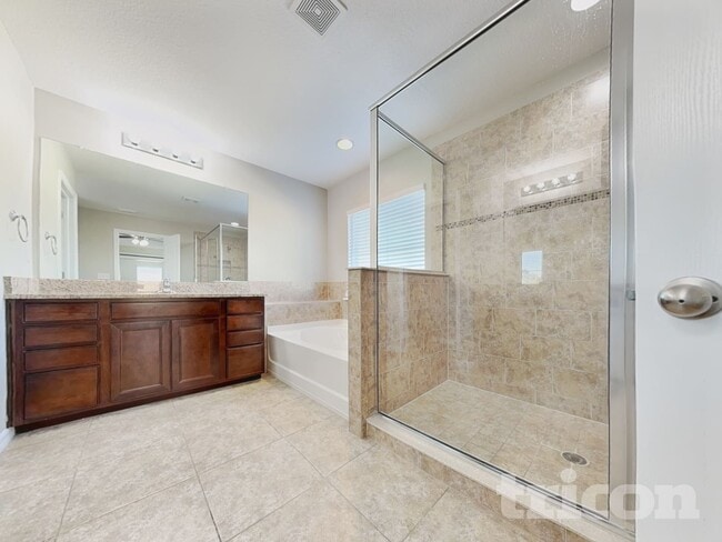 Building Photo - 5363 Suncatcher Dr