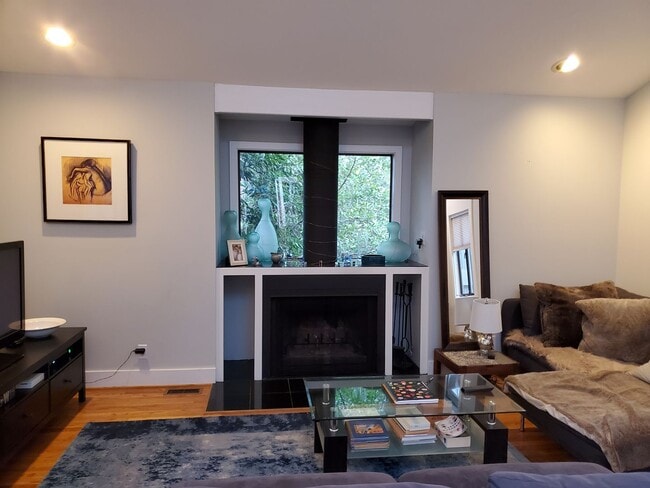 Building Photo - Updated Christmas Tree Hill Single-Family ...