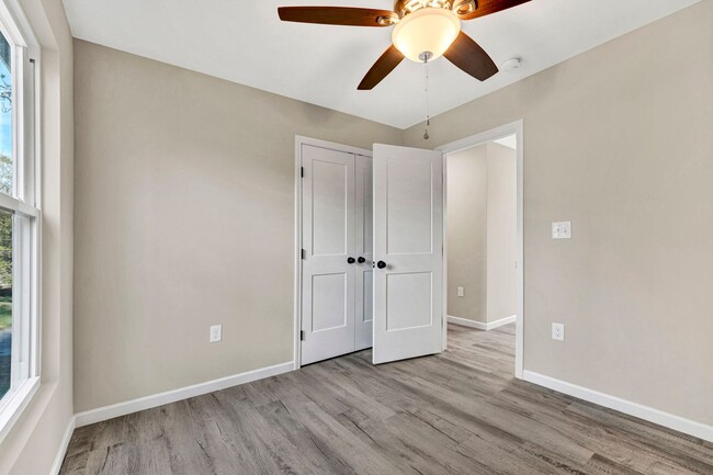 Building Photo - Charming 4 Bedroom Haven in Laurens