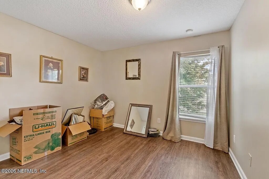 Building Photo - 9155 Mill Grove Dr