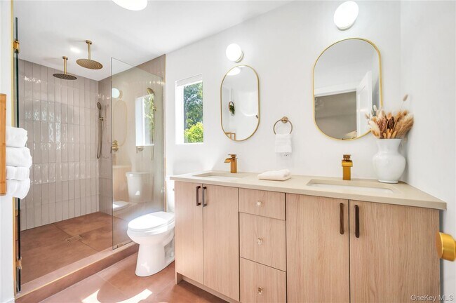 Building Photo - 9 Pine Tree Rd