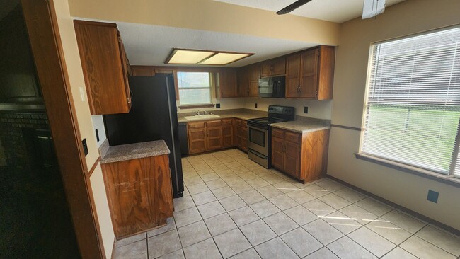 Building Photo - Charming Home in Broken Arrow School Distr...