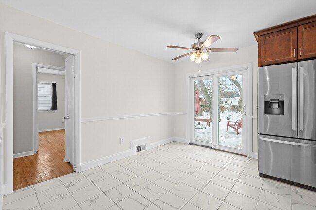 Building Photo - 4521 Thorncroft Ave