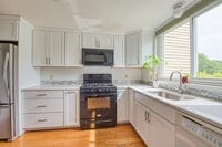 Building Photo - 28 Gaslight Ln