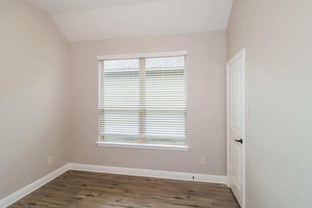 Building Photo - 116 Buescher Cove