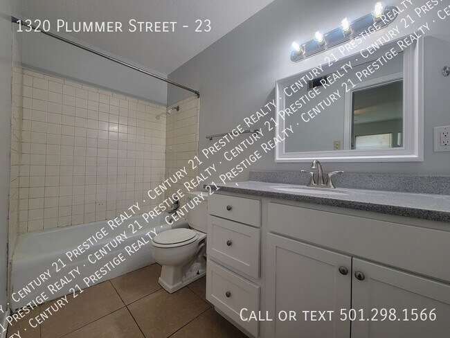 Building Photo - 1320 Plummer St