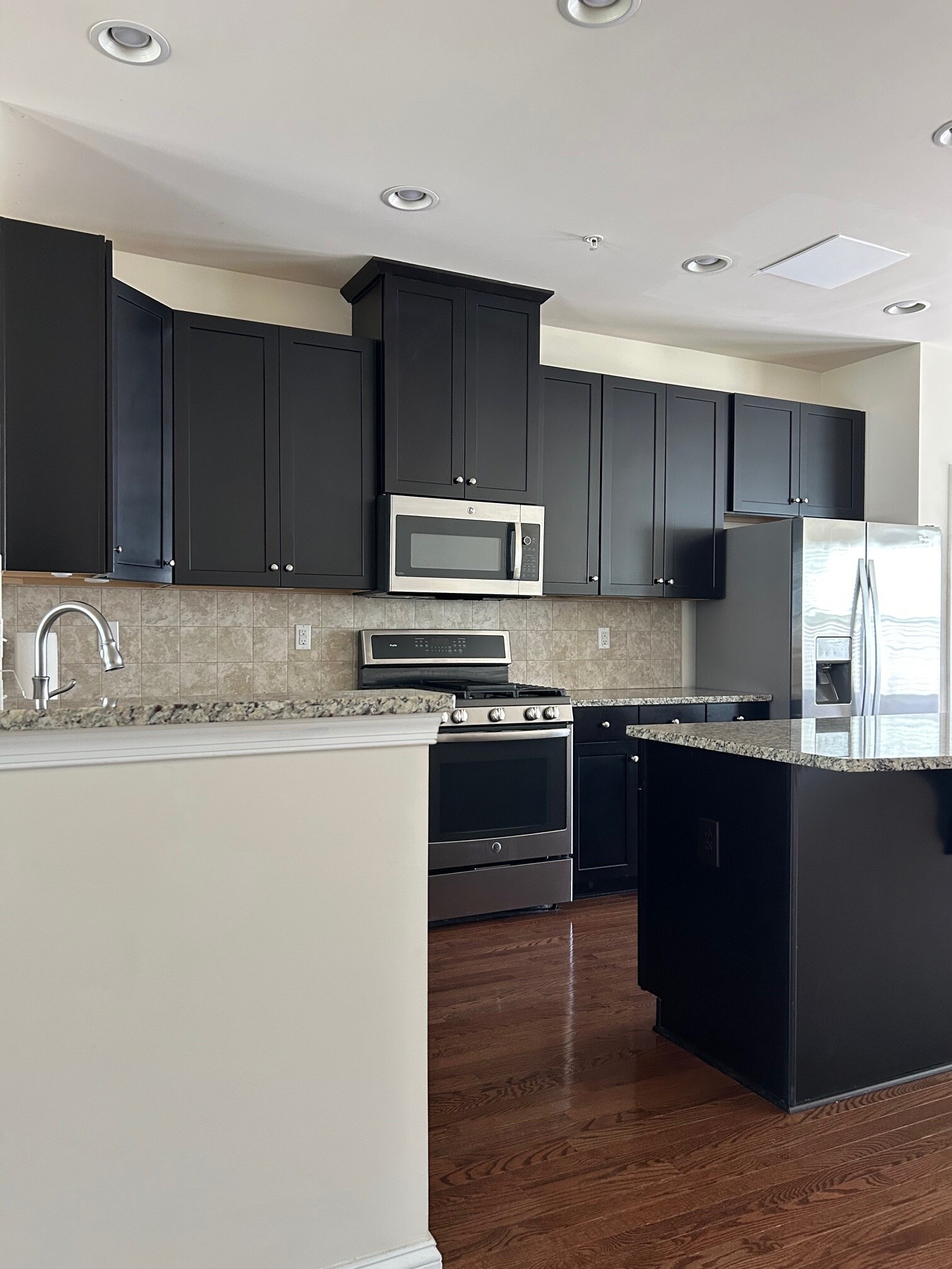 2nd Floor Kitchen - 211 Quarry Point Rd