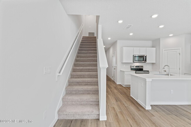 Building Photo - 111 Brazil Nut Cir