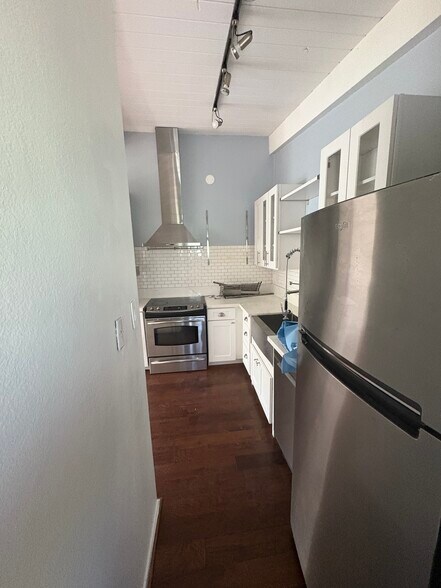 Building Photo - 12014 Kling St