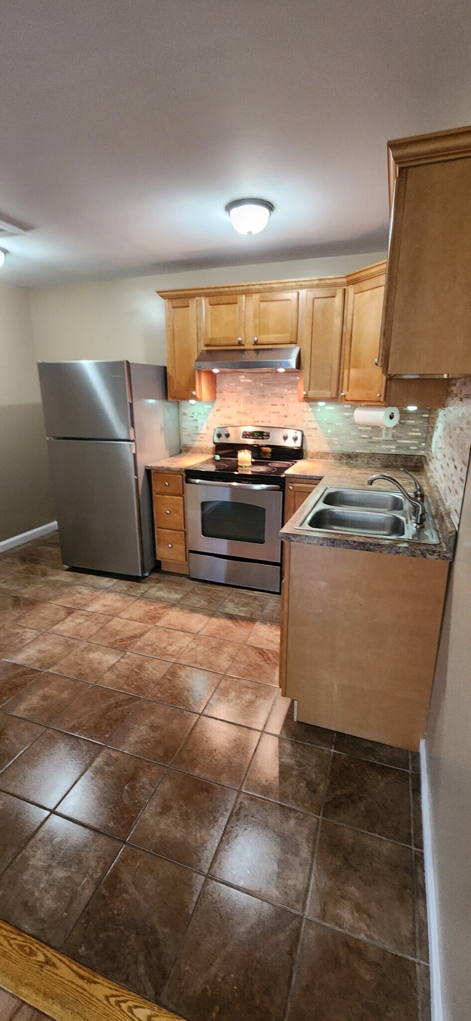 Building Photo - 391 Putnam Pike