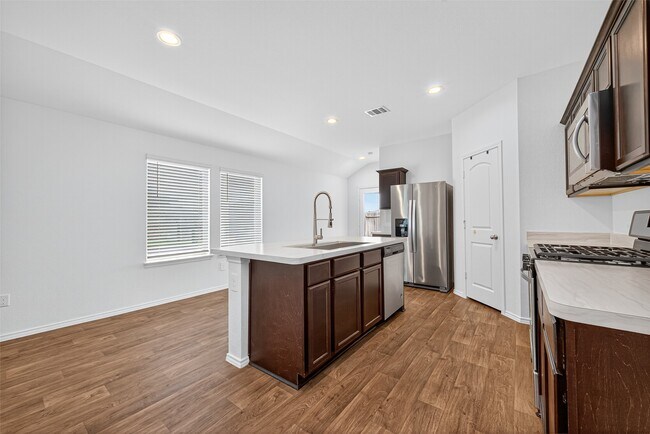 Building Photo - 16600 Lonely Pines Dr