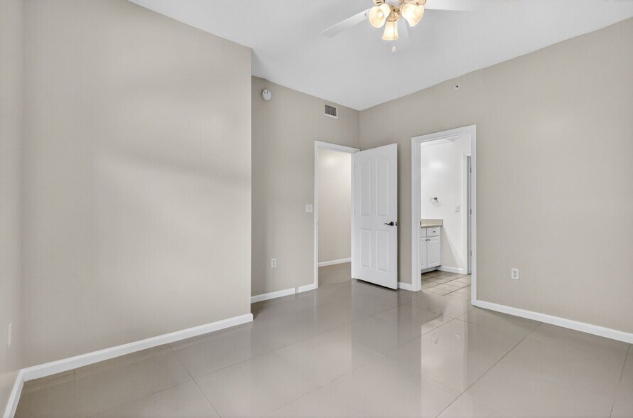 Building Photo - 175 Galicia Way