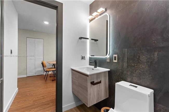 Building Photo - 601 SW 1st St