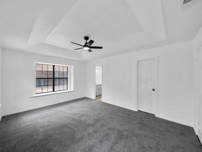 Building Photo - 2219 N Lake Trail