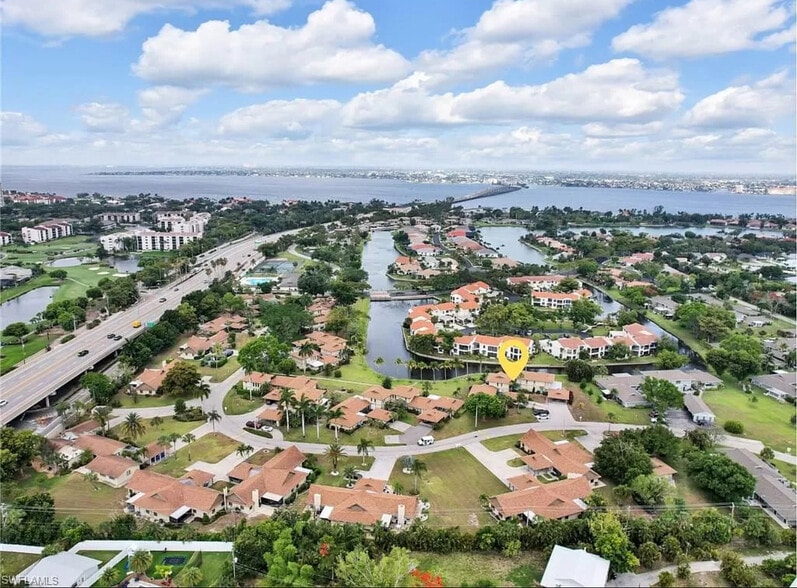 Building Photo - 4265 Island Cir