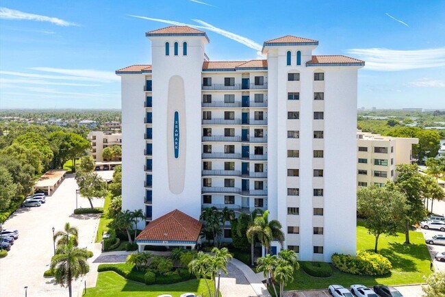 Building Photo - 370 Golfview Rd
