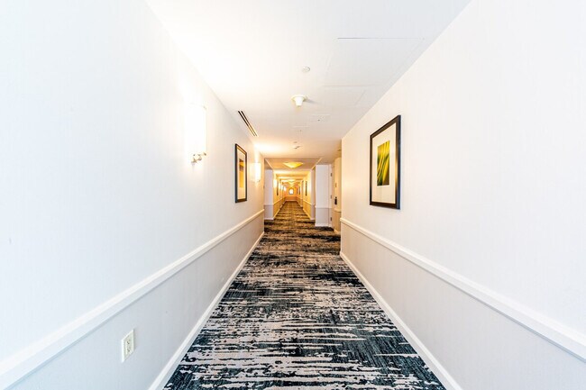 Building Photo - 4391 Collins Ave