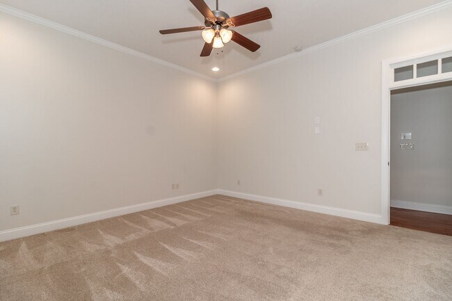 Building Photo - Lovely Riverwood Home