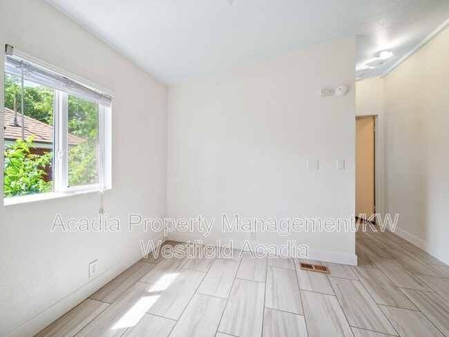 Building Photo - 642 Harmony Ct