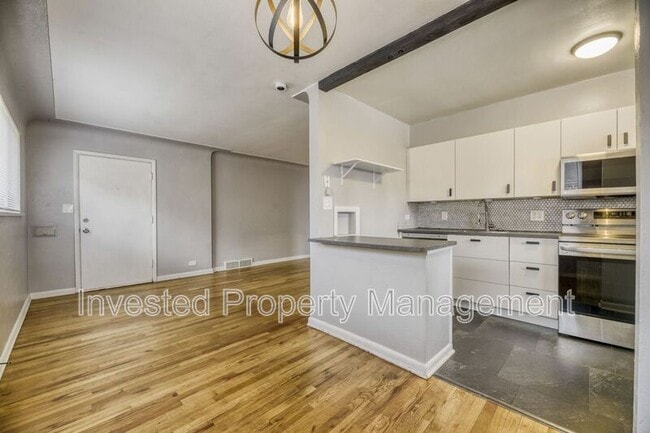 Building Photo - 3519 S Downing St