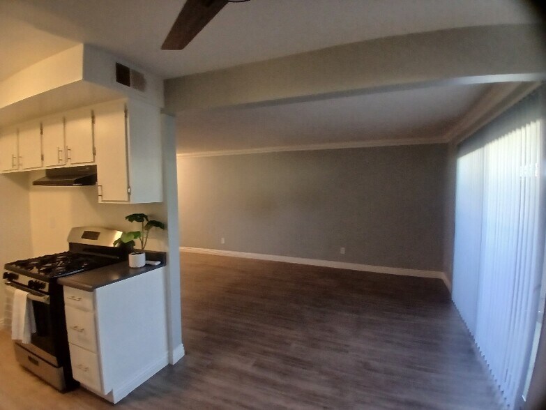 Building Photo - 27311 Camp Plenty Rd