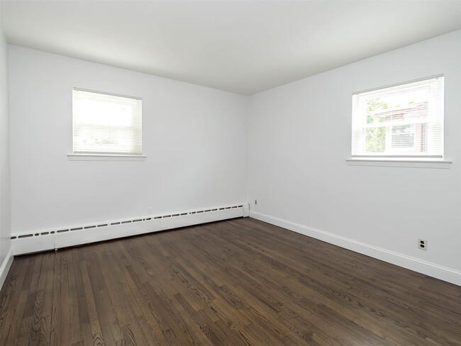 Building Photo - 45 Firwood Rd