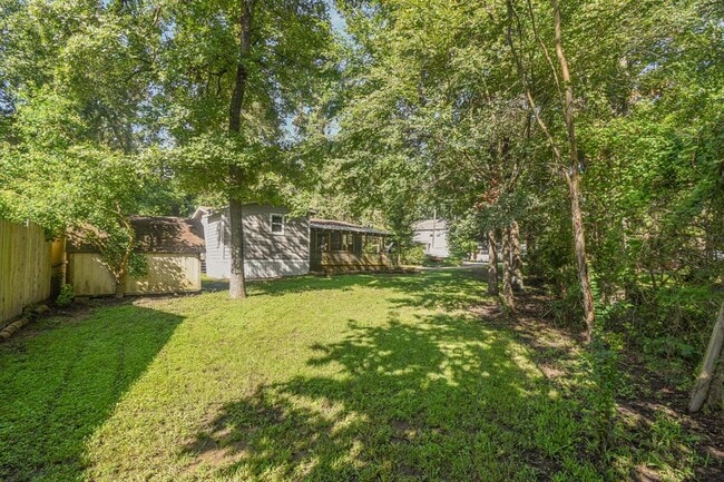 Building Photo - 507 Sioux River Rd
