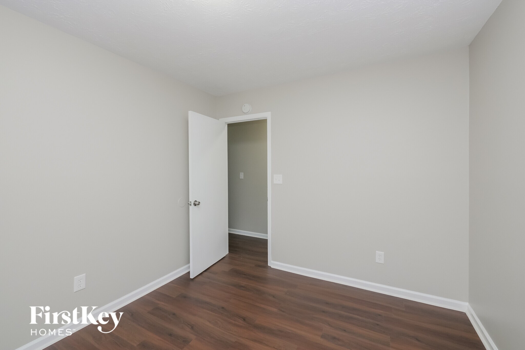 Building Photo - 9052 Homewood Dr