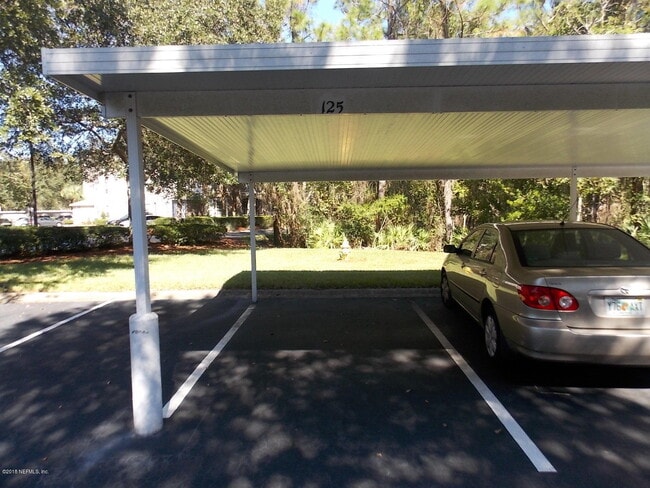 Building Photo - 10550 Baymeadows Rd