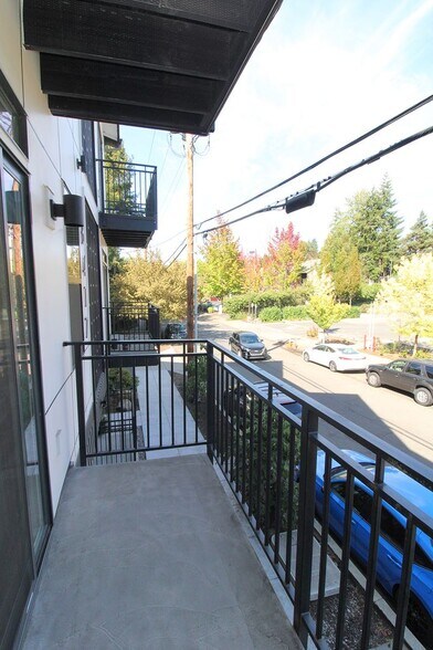 Building Photo - 8417 SW 24th Ave