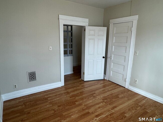 Building Photo - 548 Colorado Ave