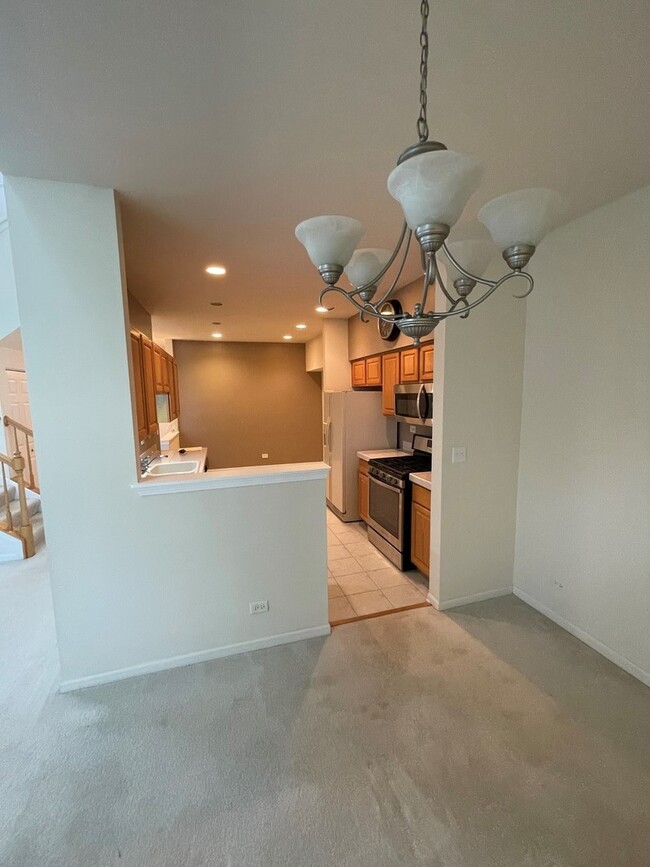 Building Photo - 3092 Kentshire Cir